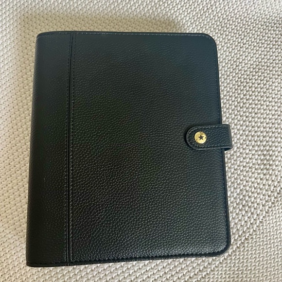 Franklin Covey Accessories - Black Pebbled Leather Organizer with Gold Snap